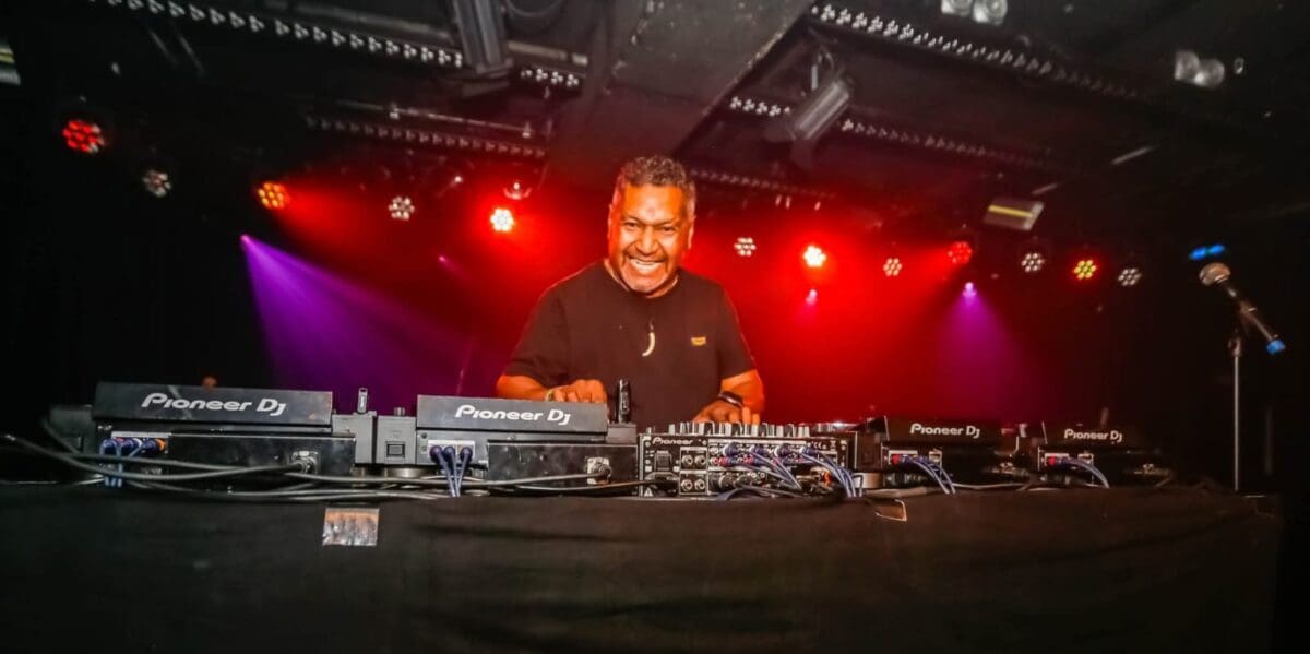 DJ Teddy (Podiumterrein)