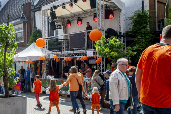 Dimi’s Oranjefeest